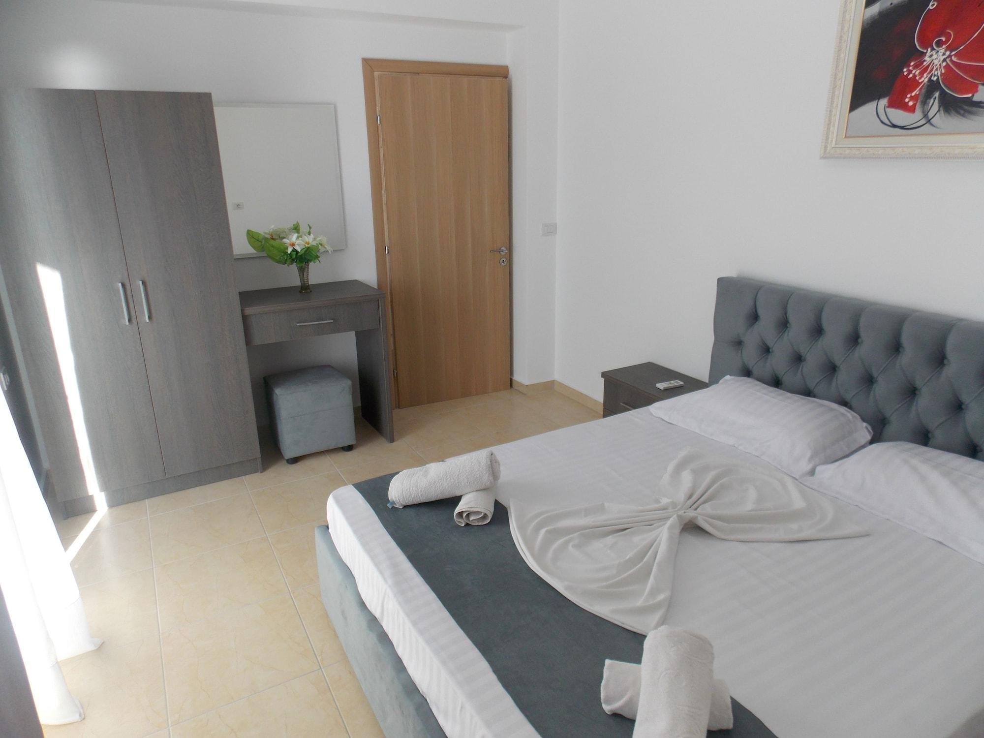 Afrimi Relax Apartments Sarandë Buitenkant foto