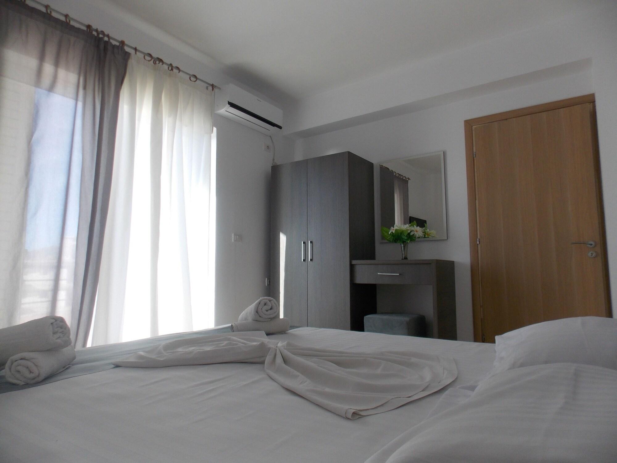 Afrimi Relax Apartments Sarandë Buitenkant foto