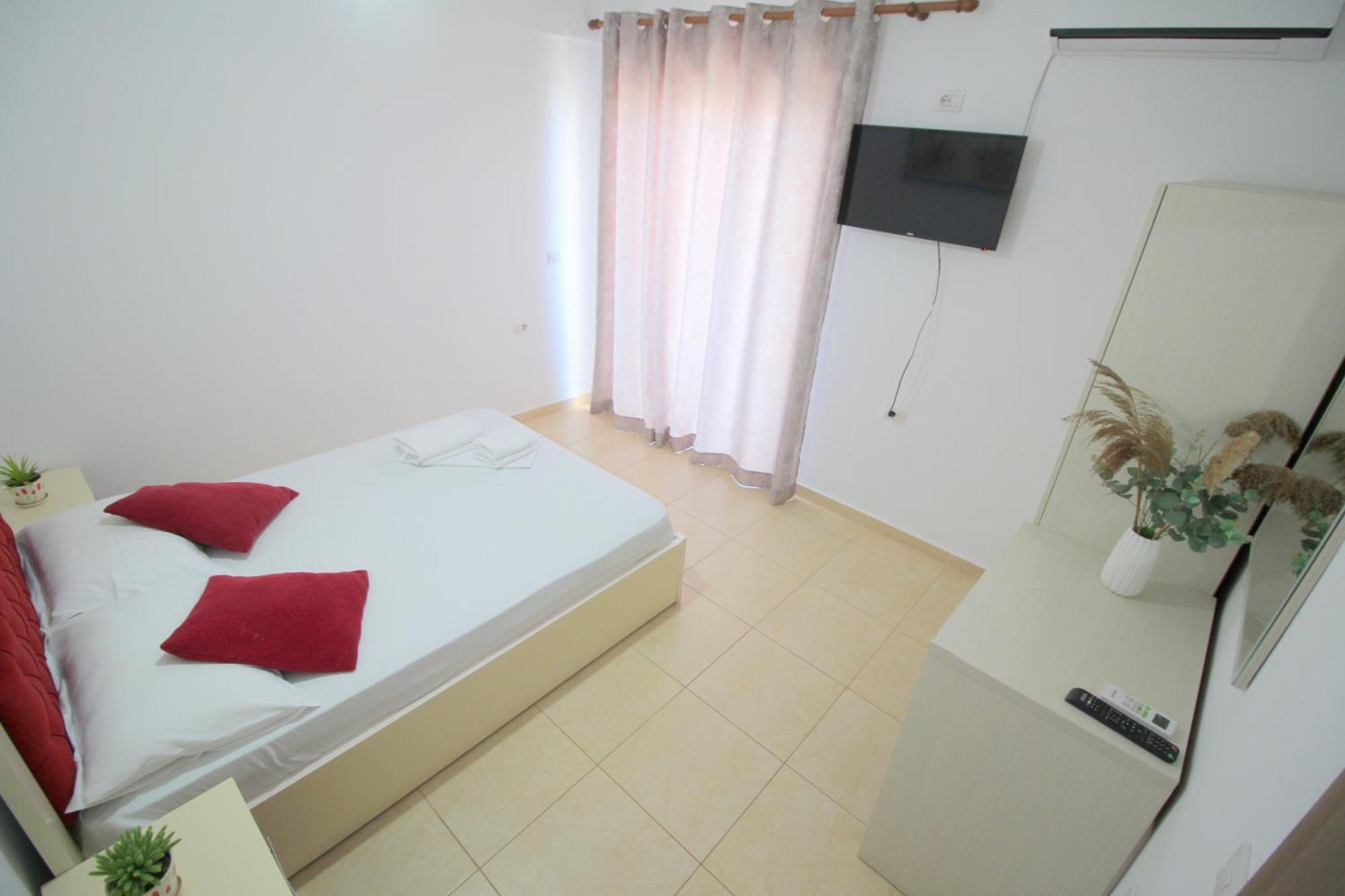 Afrimi Relax Apartments Sarandë Buitenkant foto
