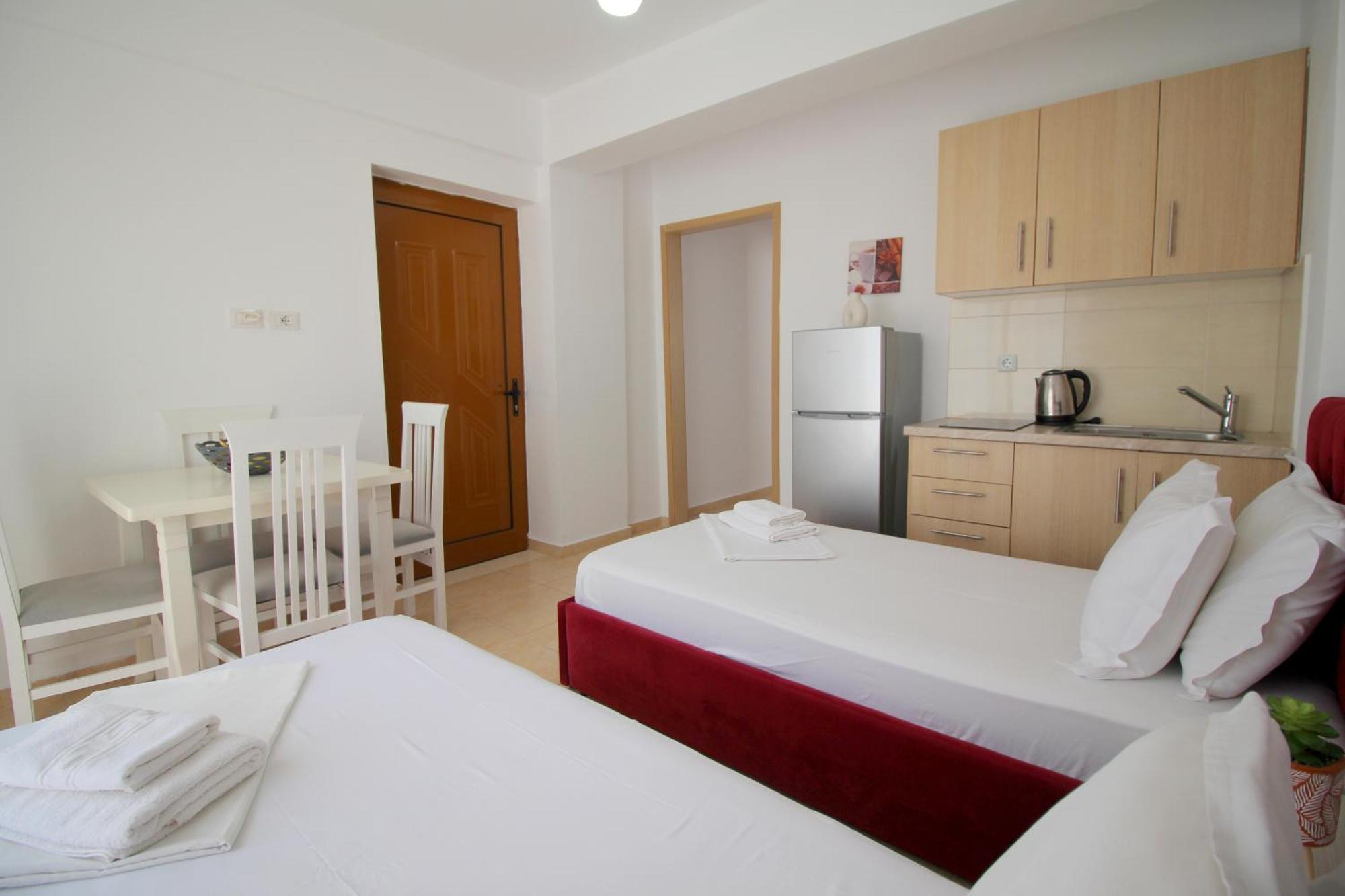 Afrimi Relax Apartments Sarandë Buitenkant foto