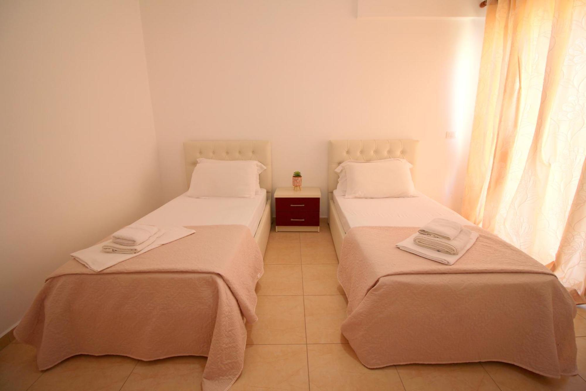 Afrimi Relax Apartments Sarandë Buitenkant foto